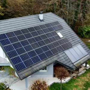 Solarna elektrana snage 10kW, baterijski spremnik 16,36kWh, s ugradnjom i jamstvom 10 godina