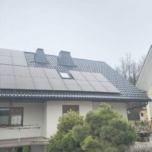 Sunčana elektrana snage 8 kW, baterijski sustav pohrane 15 kWh, s ugradnjom i jamstvom 10 godina